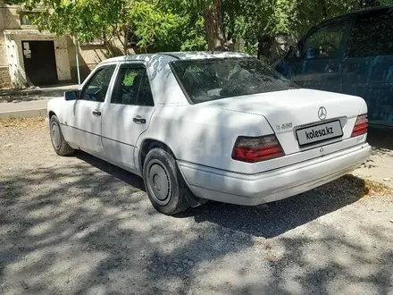 Mercedes-Benz E 200 1994 года за 1 900 000 тг. в Тараз – фото 9