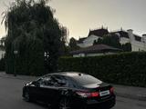 Toyota Camry 2022 года за 15 500 000 тг. в Алматы – фото 3
