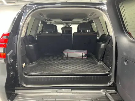 Toyota Land Cruiser Prado 2018 года за 27 000 000 тг. в Алматы – фото 17
