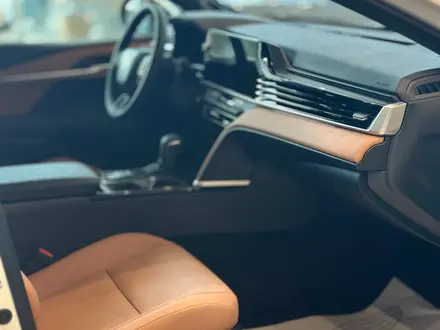 Toyota Camry Luxe 2026 года за 22 190 000 тг. в Астана – фото 12