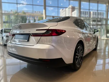 Toyota Camry Luxe 2026 года за 22 190 000 тг. в Астана – фото 5