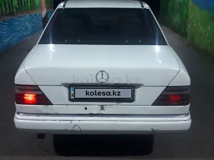 Mercedes-Benz E 200 1995 года за 1 000 000 тг. в Павлодар – фото 2