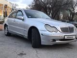 Mercedes-Benz C 200 2001 года за 2 400 000 тг. в Алматы – фото 2