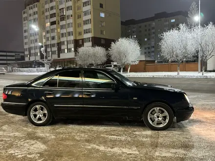 Mercedes-Benz E 320 1996 года за 3 000 000 тг. в Петропавловск – фото 6