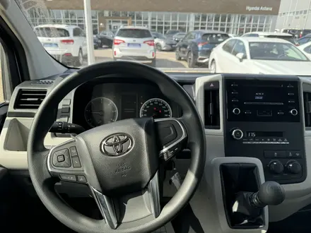 Toyota Hiace 2021 года за 21 000 000 тг. в Астана – фото 12
