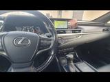 Lexus ES 250 2018 года за 22 500 000 тг. в Атырау – фото 2