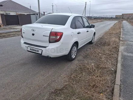 ВАЗ (Lada) Granta 2190 2018 года за 3 500 000 тг. в Атырау – фото 3