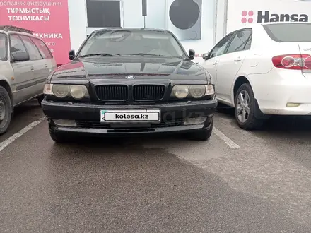 BMW 740 1998 года за 4 400 000 тг. в Алматы