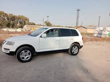 Volkswagen Touareg 2005 года за 4 300 000 тг. в Алматы – фото 7