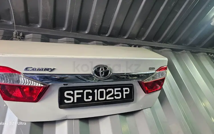 Крышка багажника Камри 50 за 200 000 тг. в Алматы