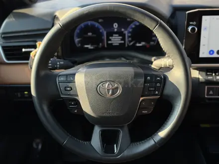 Toyota Camry 2024 года за 21 200 000 тг. в Актобе – фото 21