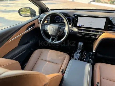 Toyota Camry 2024 года за 21 200 000 тг. в Актобе – фото 22