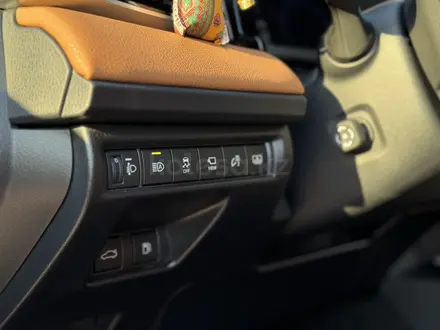 Toyota Camry 2024 года за 21 200 000 тг. в Актобе – фото 35