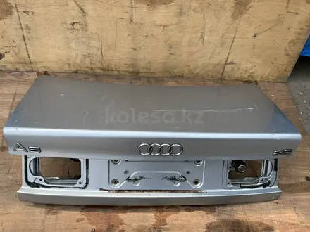 Крышка багажника на Audi A6 (1991-1997) за 10 000 тг. в Алматы – фото 2