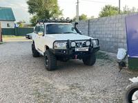 Nissan Patrol 1998 годаfor11 000 000 тг. в Алматы