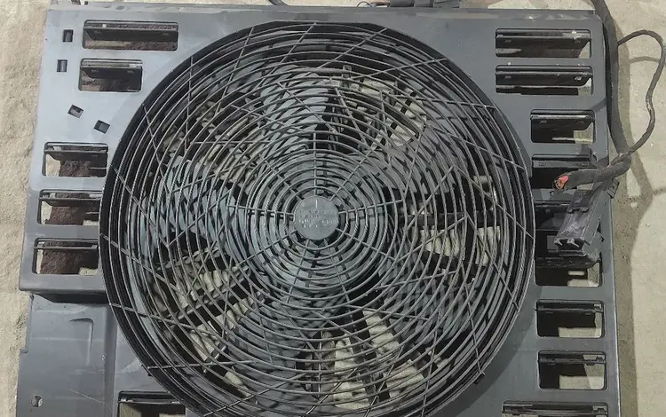 Вентилятор охлаждения радиатора (кондиционера) БМВ E65 за 40 000 тг. в Алматы