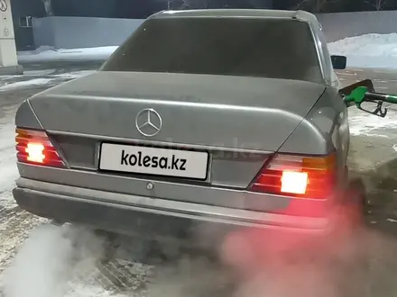 Mercedes-Benz E 300 1988 года за 1 200 000 тг. в Усть-Каменогорск – фото 6