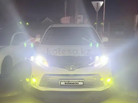 Toyota Sienna 2018 года за 14 500 000 тг. в Алматы – фото 11