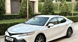 Toyota Camry 2021 годаүшін15 800 000 тг. в Алматы