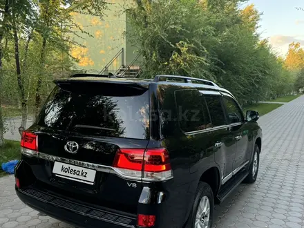 Toyota Land Cruiser 2015 года за 27 000 000 тг. в Алматы – фото 6