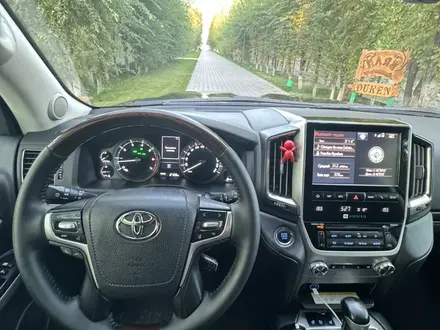 Toyota Land Cruiser 2015 года за 27 000 000 тг. в Алматы – фото 9