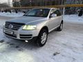 Volkswagen Touareg 2005 года за 5 000 000 тг. в Алматы – фото 11