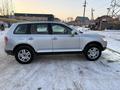 Volkswagen Touareg 2005 года за 5 000 000 тг. в Алматы – фото 9