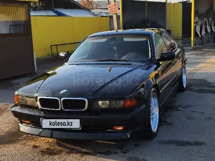 BMW 735 1996 года за 3 200 000 тг. в Шымкент – фото 2