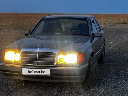Mercedes-Benz E 230 1990 года за 2 500 000 тг. в Алматы