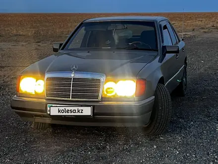 Mercedes-Benz E 230 1990 года за 2 500 000 тг. в Алматы – фото 2