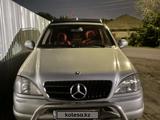 Mercedes-Benz ML 320 2000 годаүшін3 500 000 тг. в Астана – фото 2