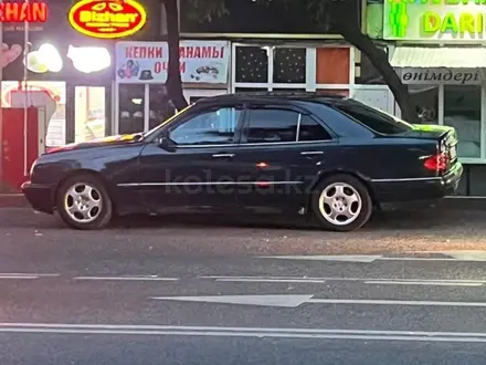 Mercedes-Benz E 280 1998 года за 2 800 000 тг. в Алматы