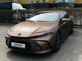 Toyota Camry 2025 года за 22 990 000 тг. в Астана