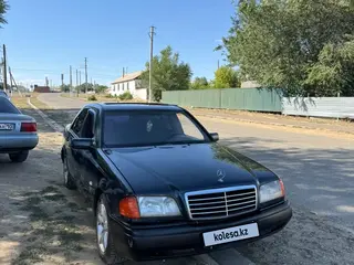 Mercedes-Benz C 230
