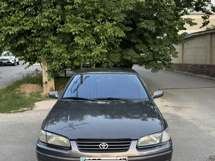Toyota Camry 1998 года за 3 650 000 тг. в Шымкент – фото 16