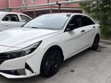 Hyundai Elantra 2021 года за 9 800 000 тг. в Шымкент