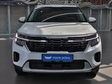 Kia Seltos Luxe 2WD 2023 года за 9 690 000 тг. в Алматы – фото 2