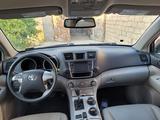 Toyota Highlander 2013 годаfor7 200 000 тг. в Актау – фото 4