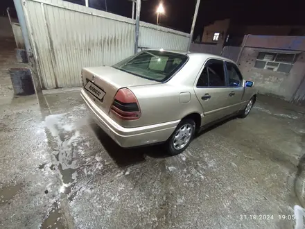 Mercedes-Benz C 180 1994 года за 1 600 000 тг. в Семей – фото 3