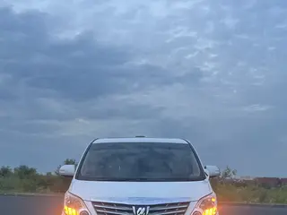 Toyota Alphard, 2011