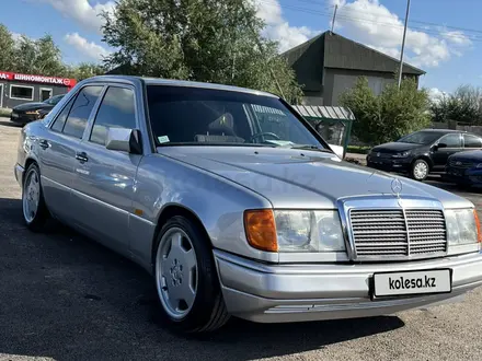 Mercedes-Benz E 200 1991 года за 2 500 000 тг. в Астана – фото 2