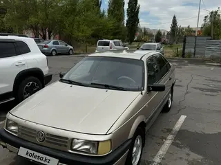 Volkswagen Passat, 1990