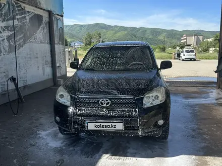 Toyota RAV4 2006 года за 7 200 000 тг. в Есик