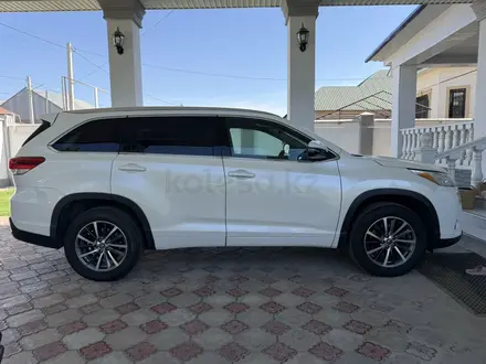Toyota Highlander 2018 года за 18 500 000 тг. в Шымкент – фото 5