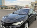 Toyota Camry 2018 года за 12 200 000 тг. в Алматы – фото 2