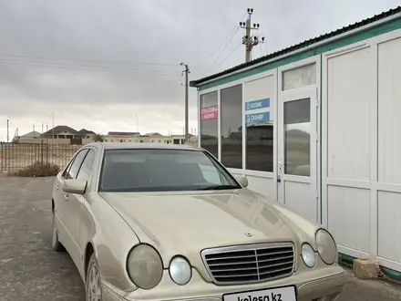 Mercedes-Benz E 320 2001 года за 4 500 000 тг. в Жанаозен