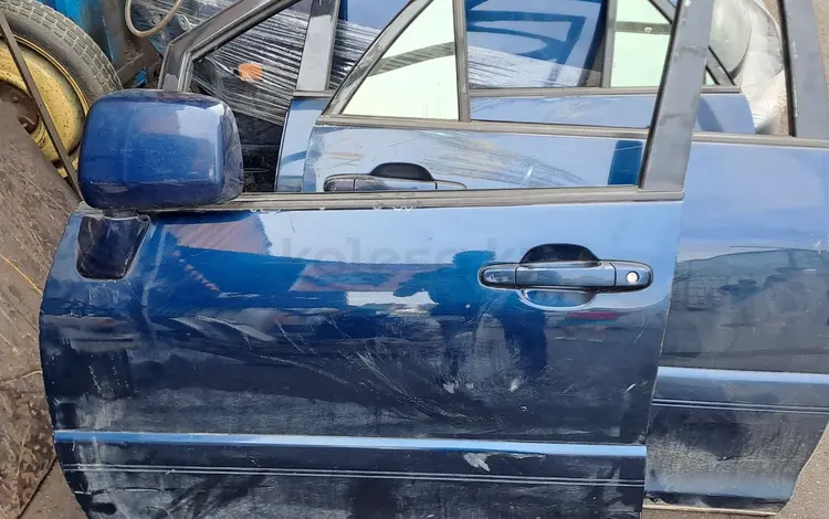 Двери на LEXUS RX300 за 35 000 тг. в Алматы