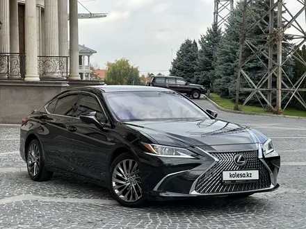 Lexus ES 250 2018 года за 18 300 000 тг. в Алматы – фото 2