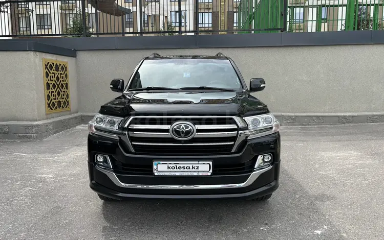 Toyota Land Cruiser 2019 года за 42 000 000 тг. в Шымкент