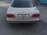 Mercedes-Benz E 200 1996 года за 2 200 000 тг. в Тараз – фото 2